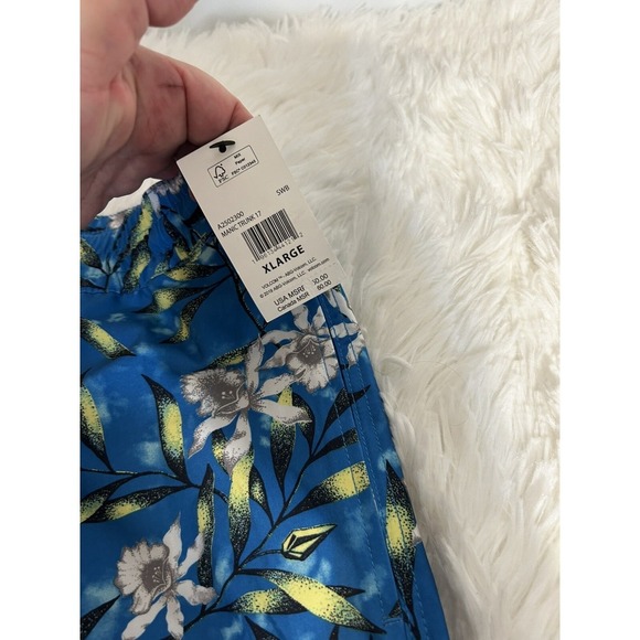 Men's Volcom Size X-large Swim trunks. NWT. Blue tropical floral theme. Hawaiian - Picture 8 of 16